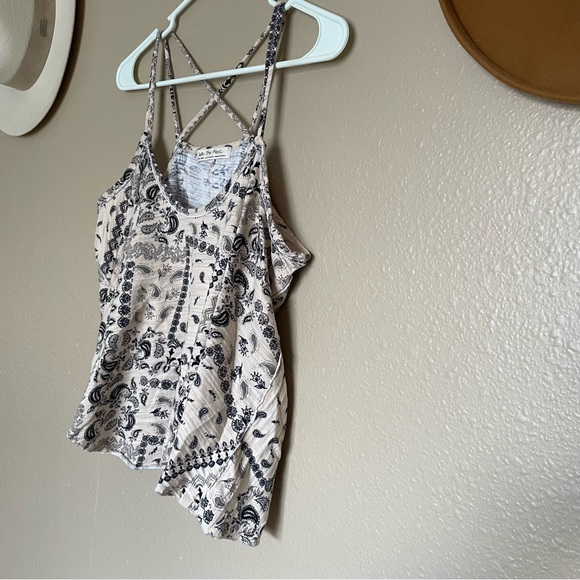 NWOT - FREE PEOPLE - WE THE FREE - Cream & Black Bandana Print - Strap Tank Top - Picture 9 of 11